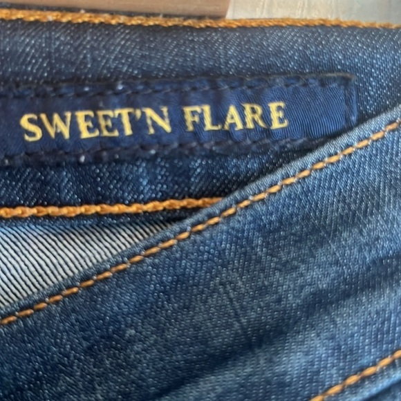 Lucky brand size 4/27 Sweet ‘N Flare jeans - Picture 3 of 7